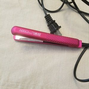 Mini flat iron by Absolutheat
